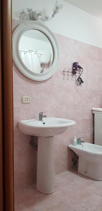 Mari En Bed and Breakfast Castel Volturno Εξωτερικό φωτογραφία