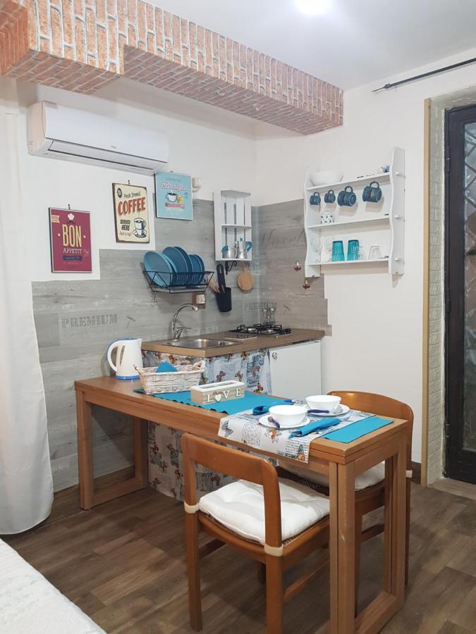 Mari En Bed and Breakfast Castel Volturno Εξωτερικό φωτογραφία