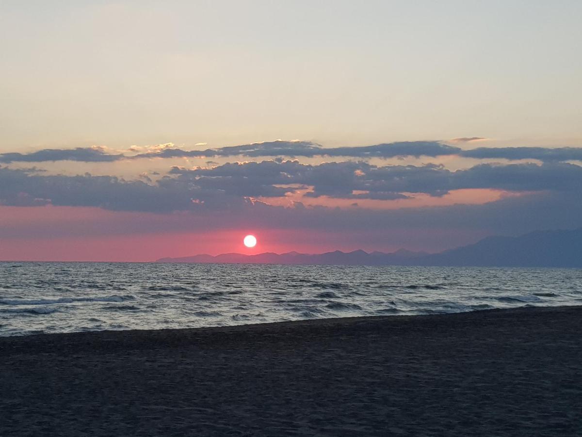 Mari En Bed and Breakfast Castel Volturno Εξωτερικό φωτογραφία